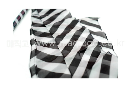 트랜스포밍 오브 지브라실크 인투더완드  Transforming of Zebra Silk into the Wand